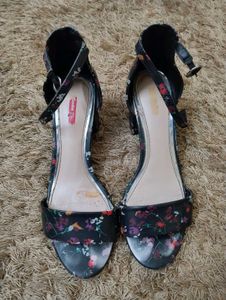 Black Wedges