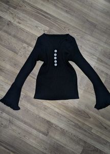 Bellsleeve Long Sleeve Top