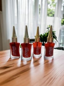 4 Pc. Nail paints And Four Nos. Polish Removers
