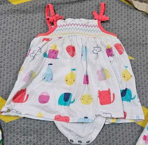 Cute  Onesies of babyoye, mother care and baby hug