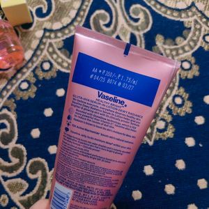 Vaseline Gluta-Hya Dewy Radiance Lotion for Face &amp;