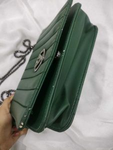 Green Shoulder Bag with Chain