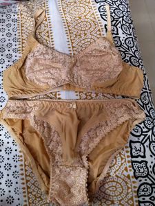 Lace Bra &amp; Panty Set