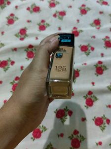 Maybelline Fit Me Foundation - 125