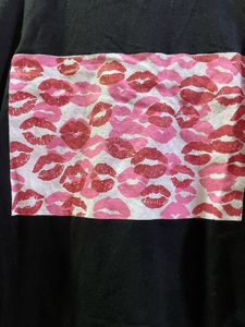Trendy Lips Print T-Shirt