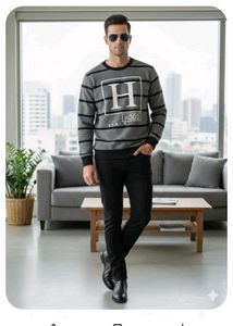 Stylish crewneck sweatshirt for mens