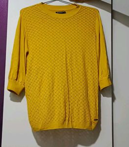 Van Heusen Yellow Top🌼