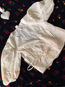 Chic Tie-Front crop Top