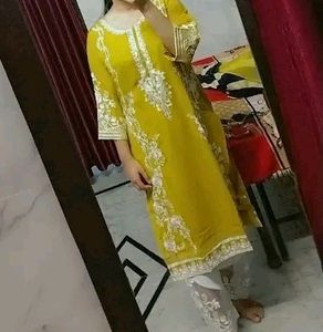 Beautiful Yellow Kurtha And Pant Set