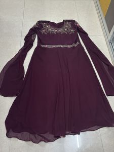 long sleeves gown with choker