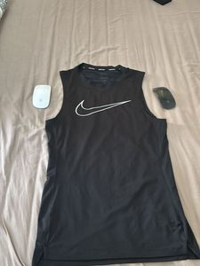 Rarely Used Men Light Weight Tank Top (Nike
