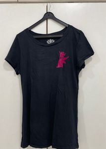 🎀 Juicy Couture Vibe: Your Next Favorite Tee! 🛍️