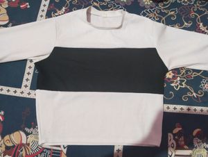 WHITE-BLACK CROP TOP