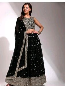 New/Unused Embroidered Semi Stitched Lehnga Set