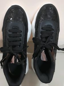 Unused Vendoz Sneaker