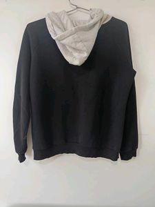 BLACK HOODIE