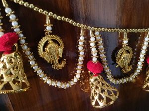 New  Door Thoran With Pearls