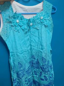 Women&#39;s Top 💙