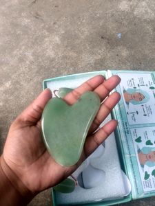 Oriflame Jade Roller &amp; Gua Sha Face Sculpting Set