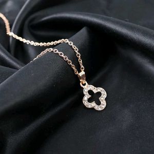 Clover Pendant Necklace