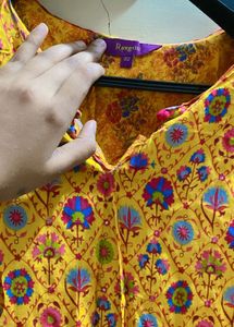 Rangriti Women Yellow Printed Kurti