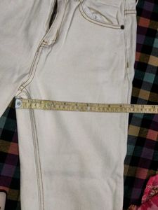 New Jeans Off-white