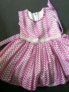 Girl&#39;s Purple Chevron Dress