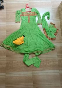 Green kurta and salwar with chunni