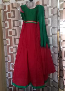 New Green &amp; Red Anarkali Kurta Set Pack Of 1