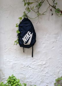 Nike ELMNTL Everyday Backpack