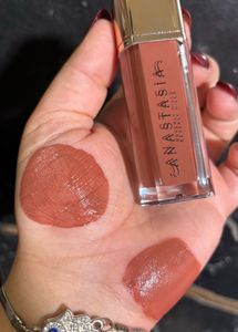 Anastasia Lip Velvet Parchment