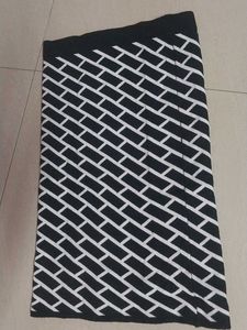 Black &amp; White Geometric Print Skirt