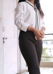Beautiful Top🖤🤍