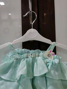 Iscut Top C Green  With Floral Print