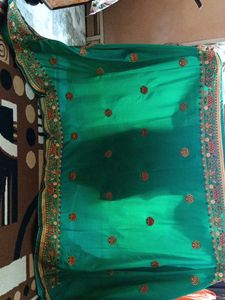 green Colour women Saree With Blouse