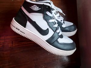 Jordan 1 Mid White Black Brown