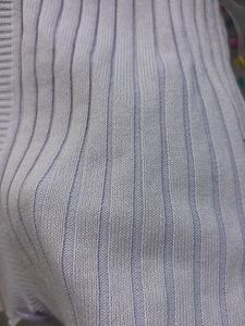 Cute lavender crop top with net sleeves