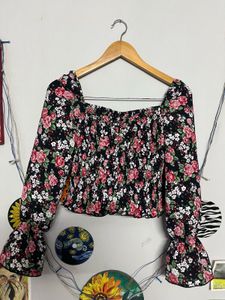 Floral Print Smocked Crop Top🌸