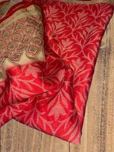 Red Saree With No Blouse