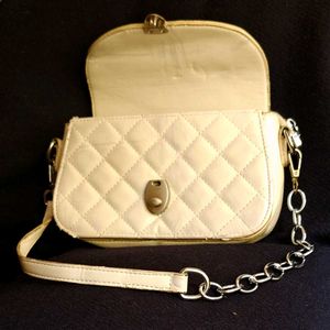 👜 Quilted Shoulder Bag Cream White