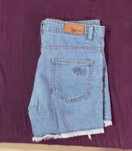 Womens 5 Pocket Distressed Shorts_Blue_26