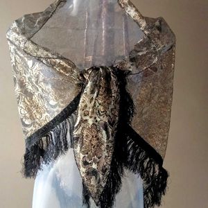 Elegant Scarf with Fringe