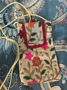 Floral Embroidered Phone Bag