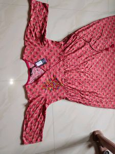 Floral Embroidered Pink Top🎊 Sale🥳🎉