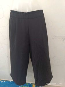 New Unused Trousers Pants/34 Size