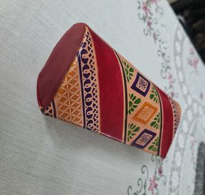 Spectacles or sunglasses case