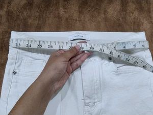 le CORMANG White Raw Hem Jeans