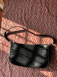 H&amp;M Sling Plus Shoulder Bag