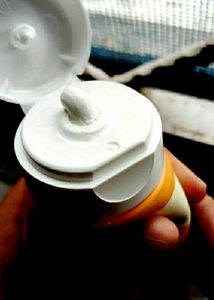 Hybrid Sunscreen Lotion Spf 50 PA+++ |