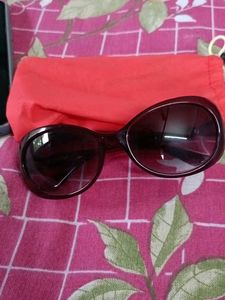 Chic Burgundy Sunglasses